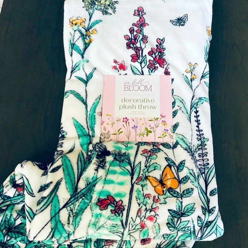 Plush Butterfly Garden Floral Throw Blanket